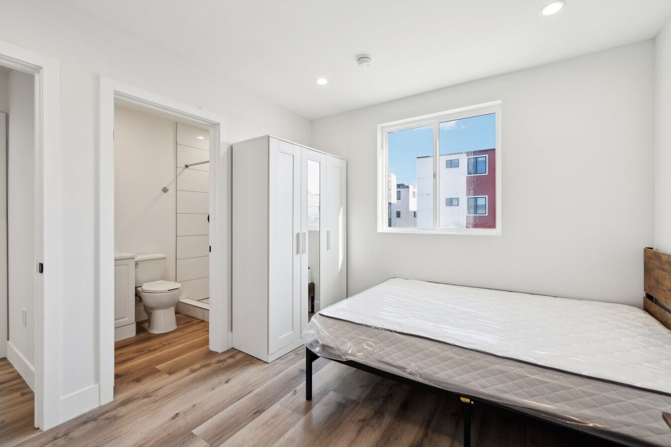 Photo - 1348 W 37th Pl