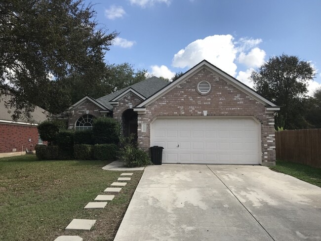 Building Photo - 2520 Crested Heights