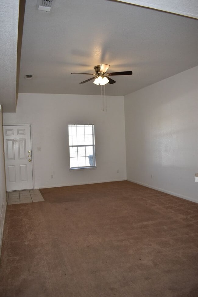 Photo - 3800 Pecos Dr Unit B