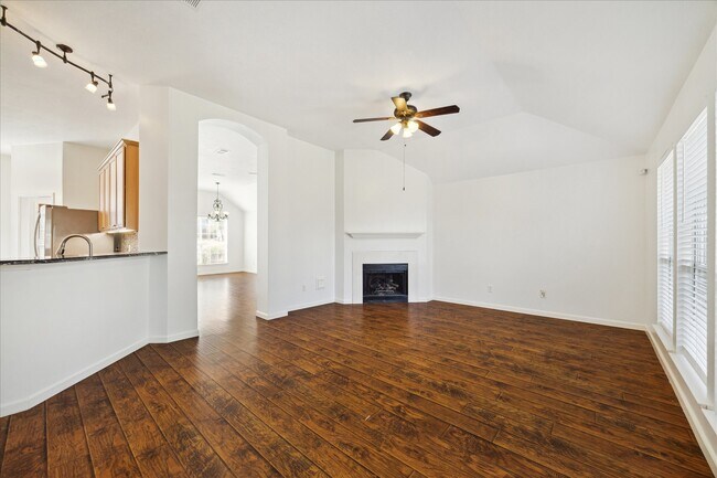 Photo - 25826 Elmley Pl