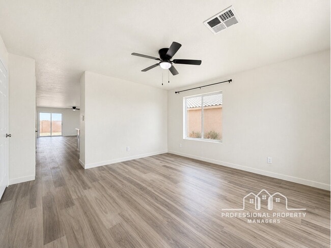 Photo - 4-bedroom, 2-bathroom home in Desert Oasis