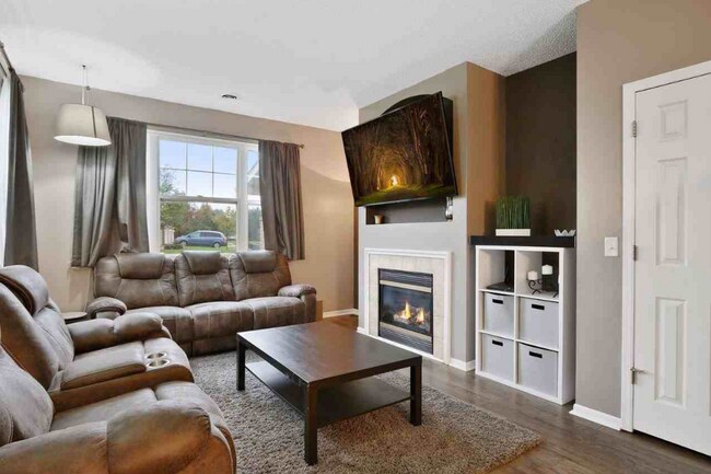 Building Photo - 17083 Encina Path