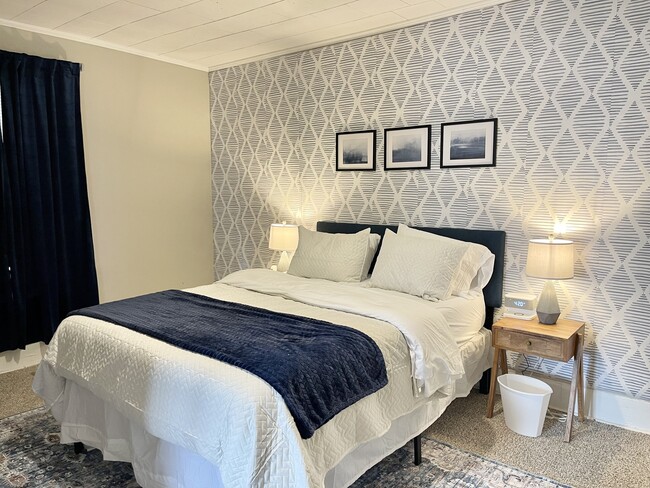 Dormitorio 1 - 914 W College St