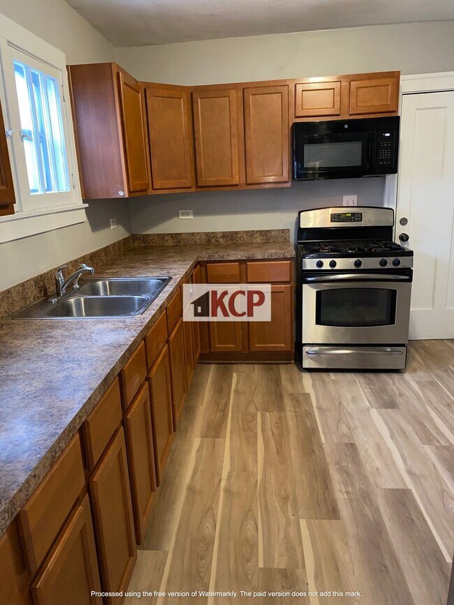 Photo - C2 Properties-442 Hickory Unidad Apt 1(lower)