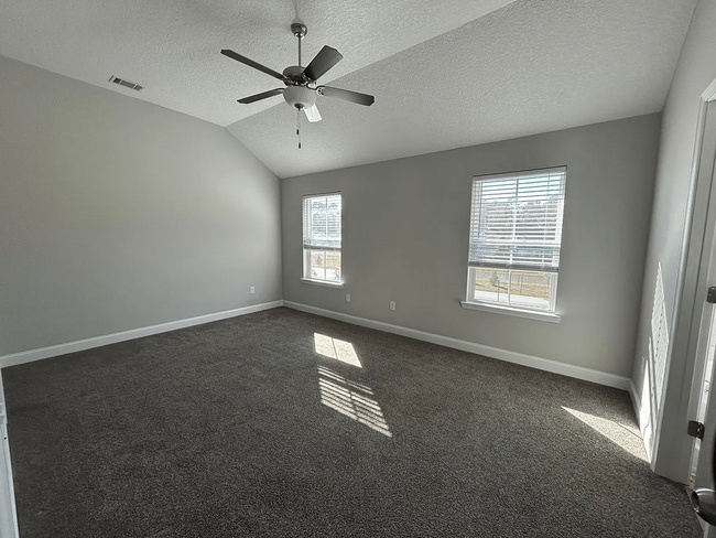 Photo - FALL MOVE-IN SPECIAL: 50% OFF 1st MONTH'S ...