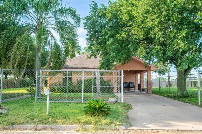 Photo - 2702 Blue Jay St