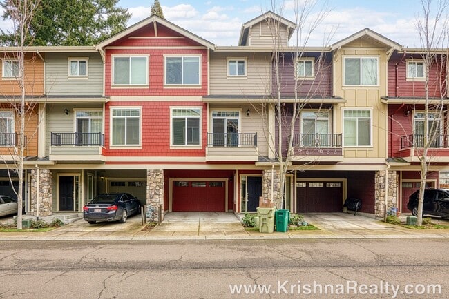 Building Photo - Lovely 3 BR | 2.5 BA Townhome | Hillsboro | Minutes from Orenco Station | Excellent Location!