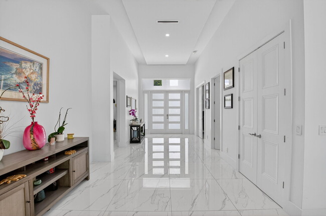 Photo - 711 NE 6th St