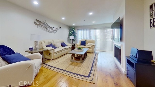 Photo - 230 S Catalina Ave Unidad 107