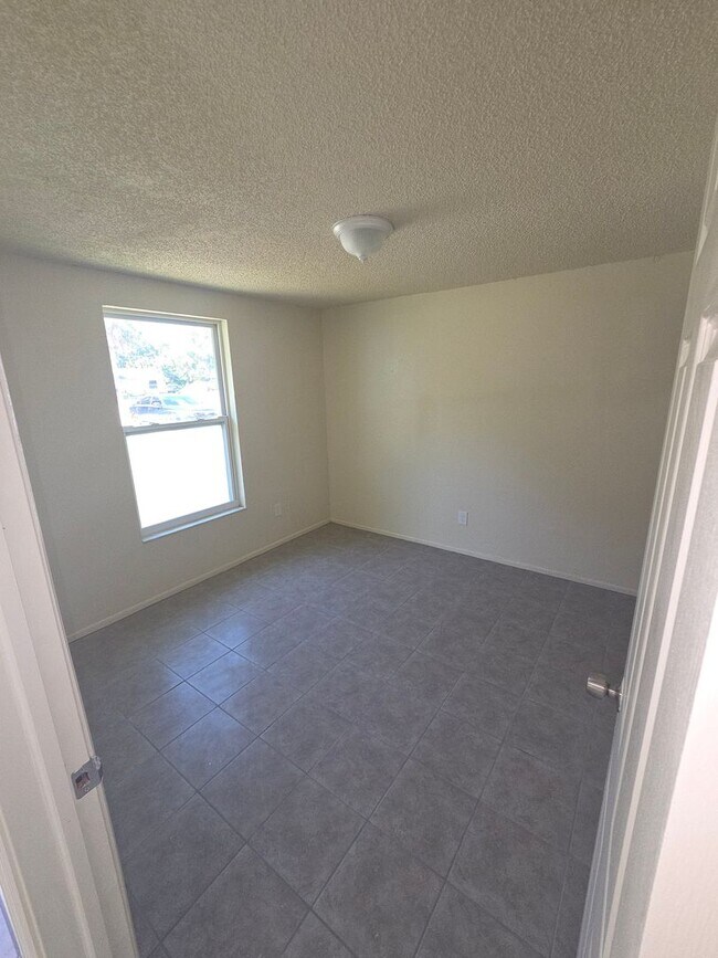 Photo - 2/1 DUPLEX