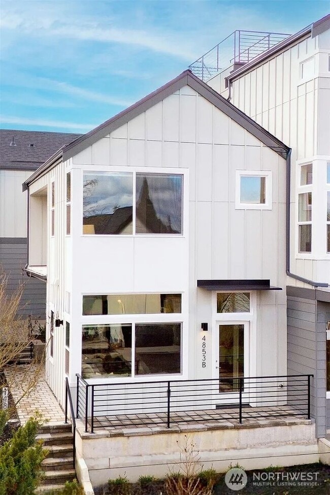 Photo - Seward Park Modern 2-Bedroom Home