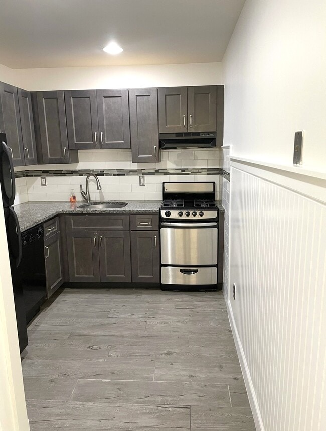 Building Photo - 176 Hackensack St Unit 14