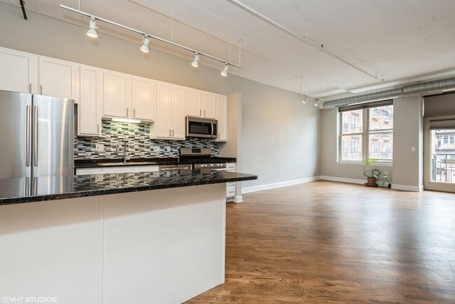 Photo - 6 S Laflin St Unit 523