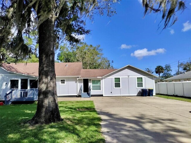 Photo - 100 S Stone St