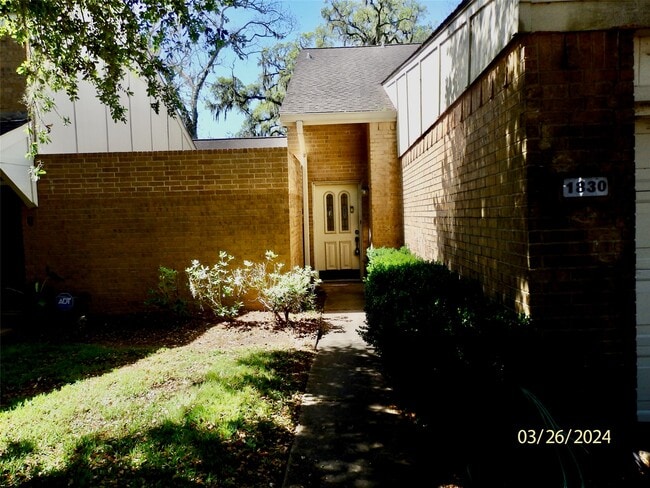 Building Photo - 1830 Veranda Dr