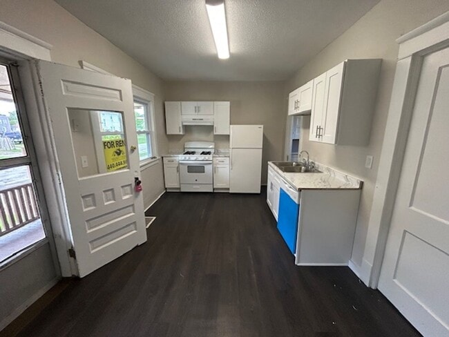 Photo - 315 E 25th St Apartamento Unidad Down