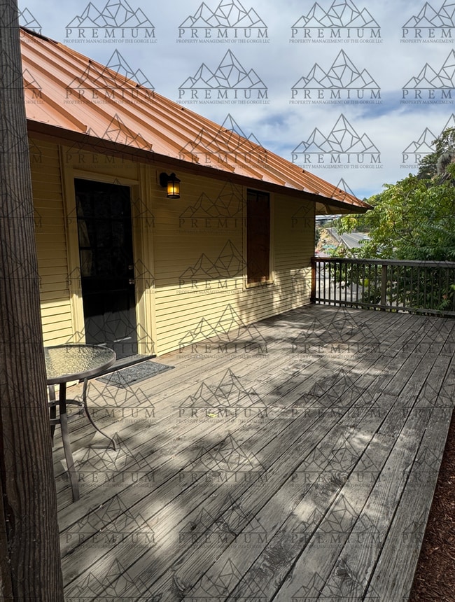 Photo - 1006 E 2nd St Unit #3