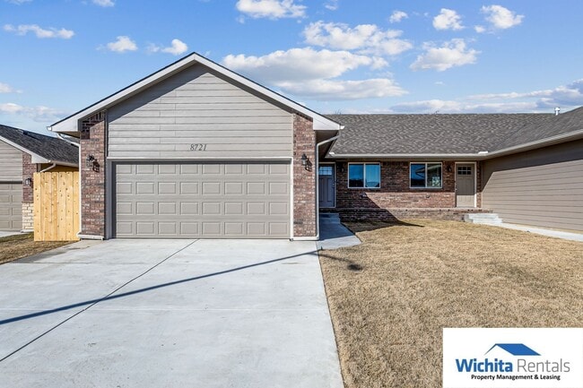 Photo - Newer 4 bed, 3 bath duplex!