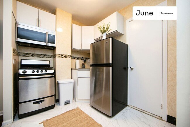 Photo - 534 E 14th St Unit 6