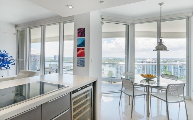 Building Photo - 7000 Island Blvd Unit 3008