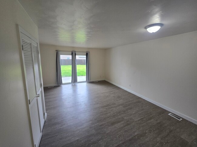 Photo - 104 Poplin Pl Unit 5