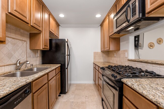 Photo - 4466 Coldwater Canyon Ave Unit 102