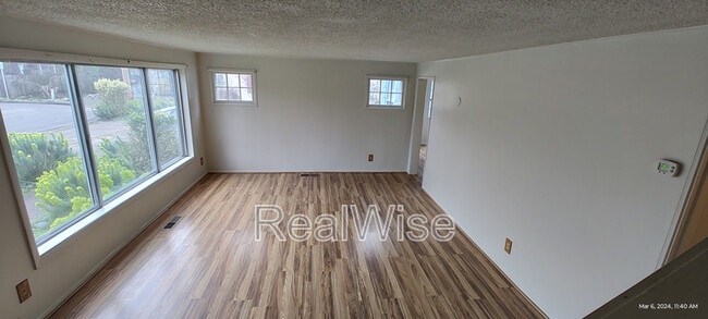 Photo - 355 W Selmar Ct