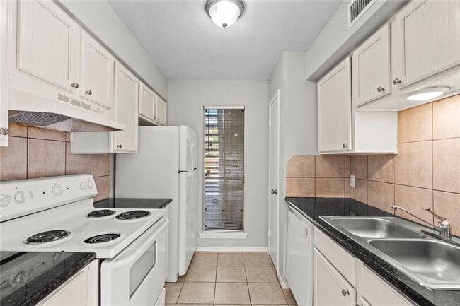 Photo - 2202 16th Ave N