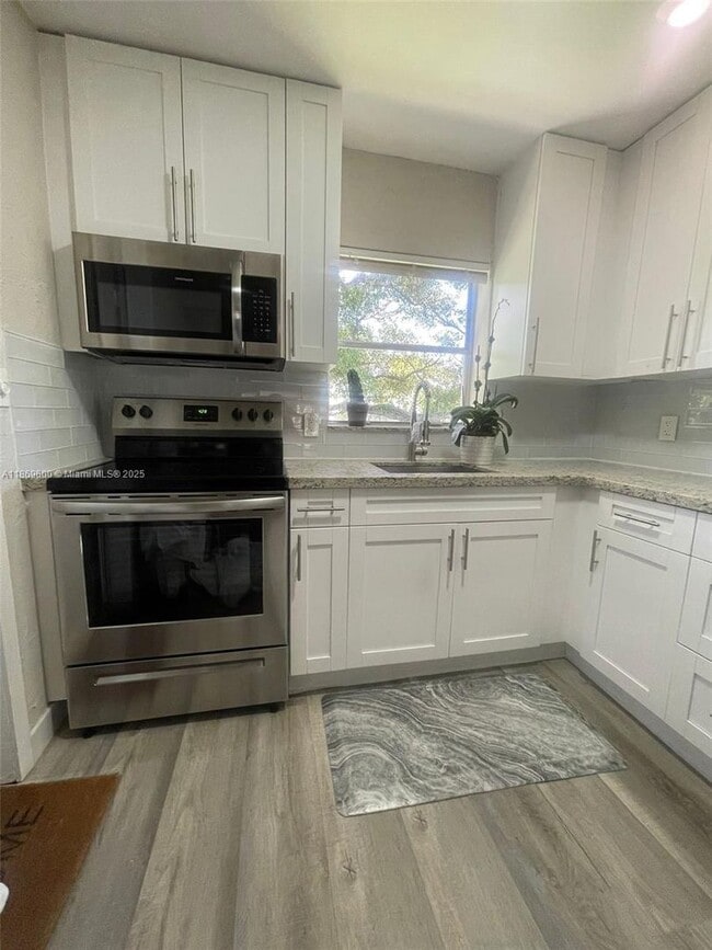 Photo - 2111 Adams St