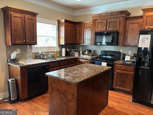 Photo - 137 Putters Dr