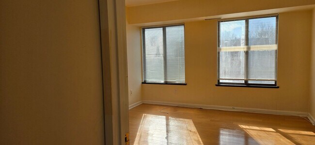 Photo - Coolidge Corner, Prime location! West facing bright condo w/Garage Parking Available 9/1! Walk t...