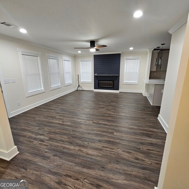 438 Griffin St NW