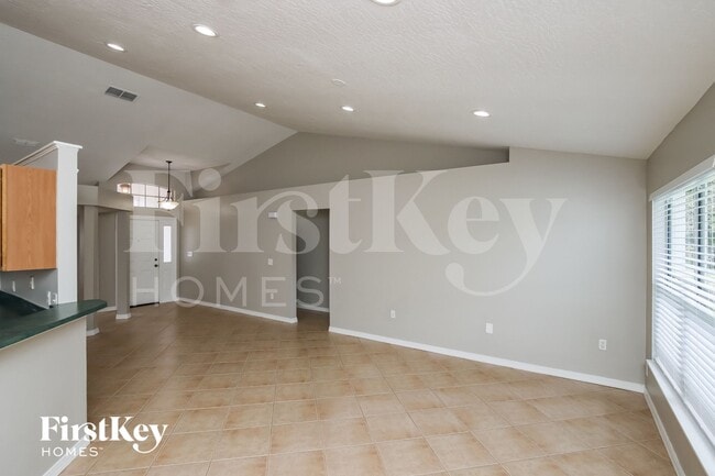 Photo - 374 Stendal Rd NW