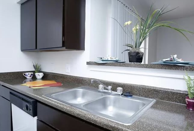 Kitchen 2.jpg