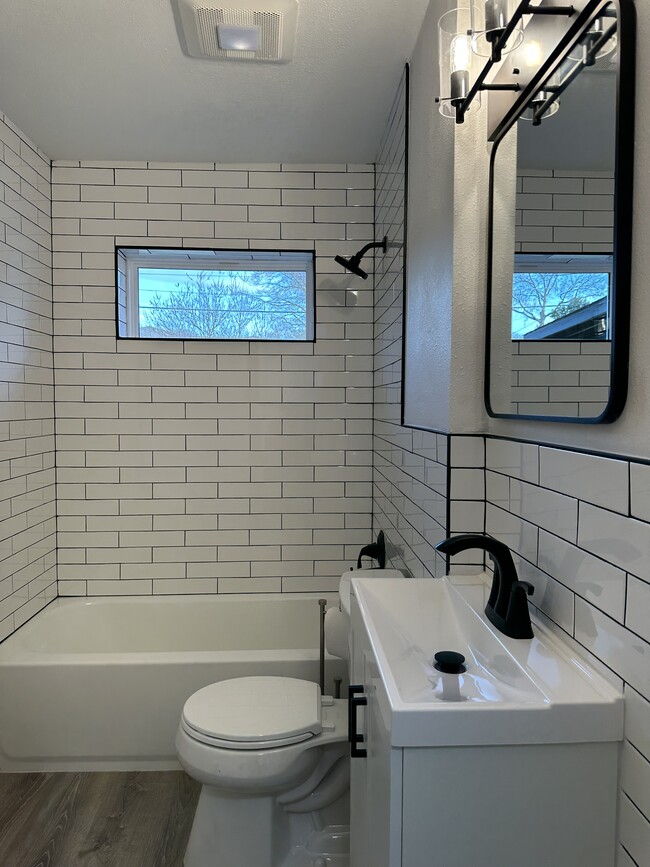 Photo - 8655 Ashcroft Ave