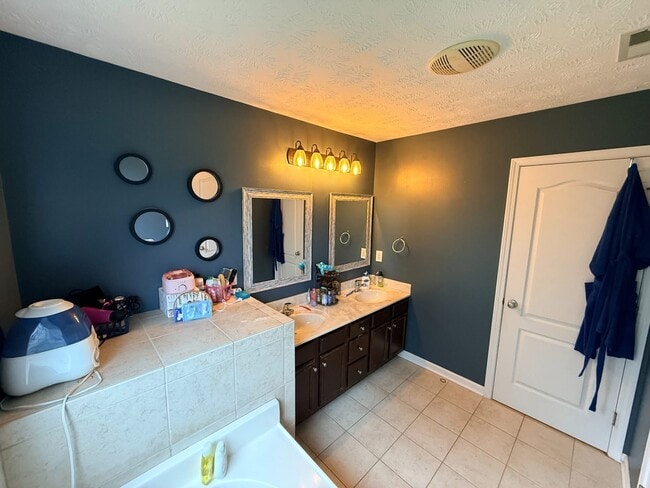 Photo - 335 Chamberlin Boulevard