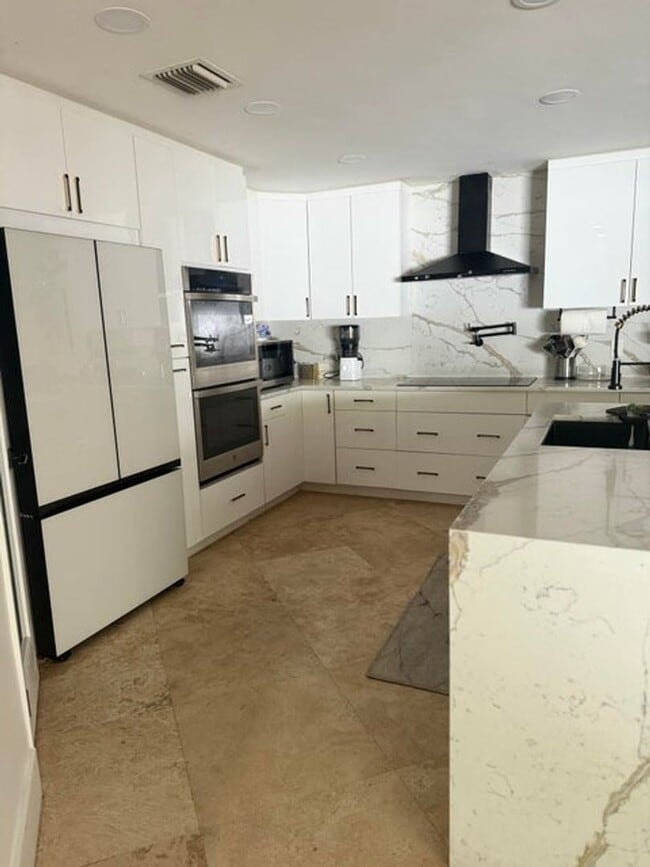 Photo - 6000 Adriatic Way