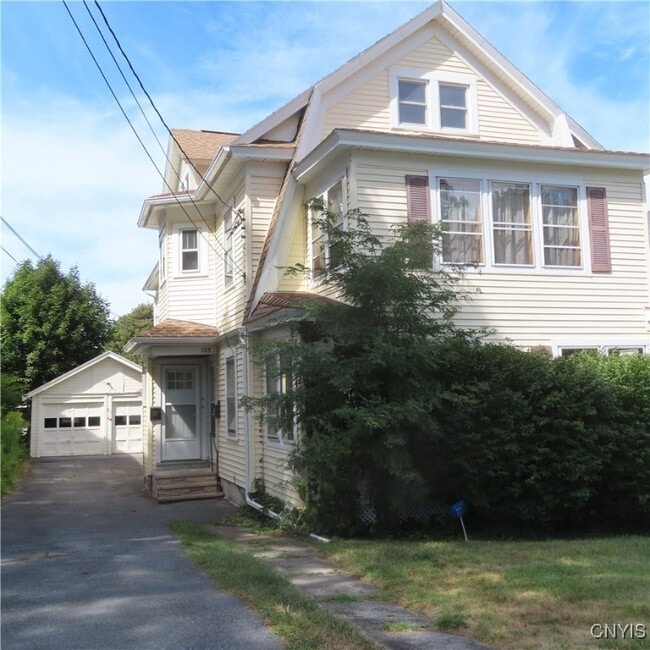 Building Photo - 105 Twin Hills Dr Rental