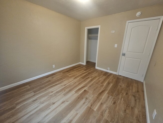 Photo - 108 west 9th / York St