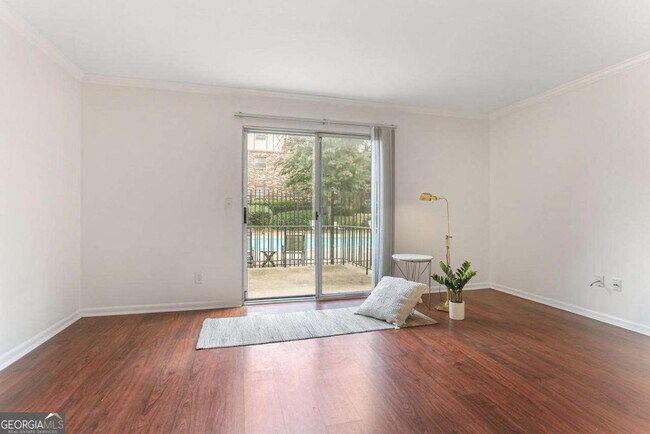 Photo - 1175 Church St