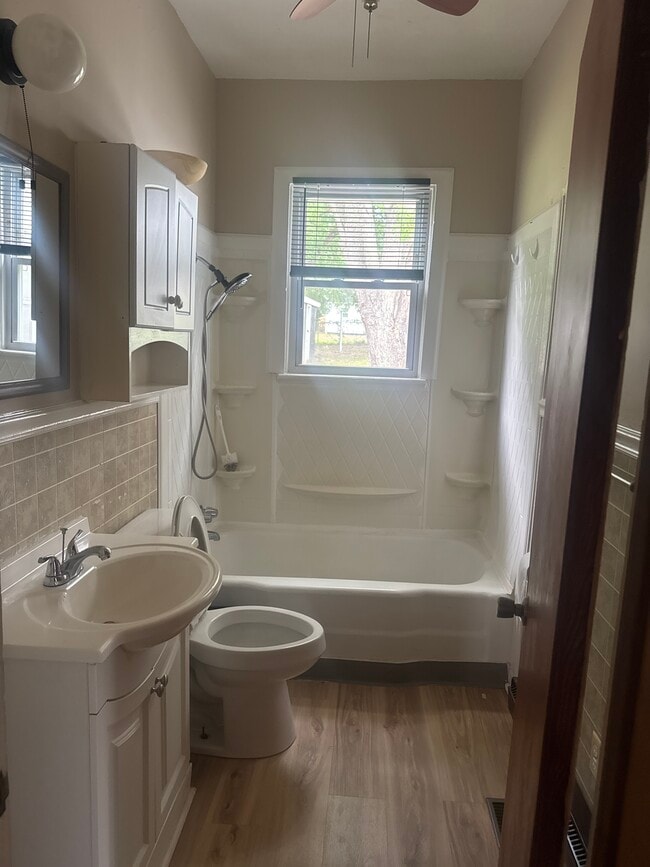 Photo - 34 Ashlawn Dr