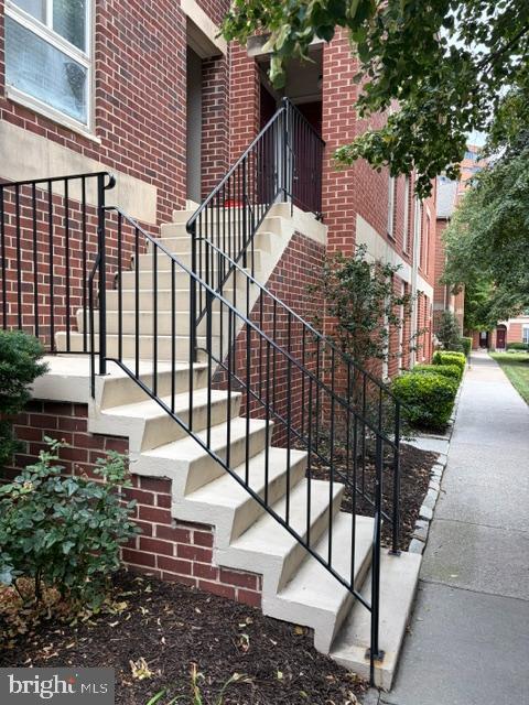Building Photo - 516 S Charles St Unit R88