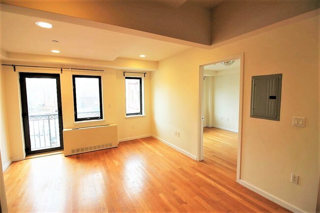 Photo - 31-10 23rd St