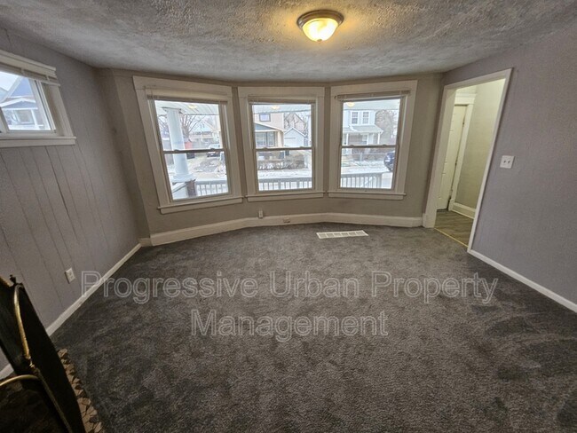 Photo - 10602 Earle Ave