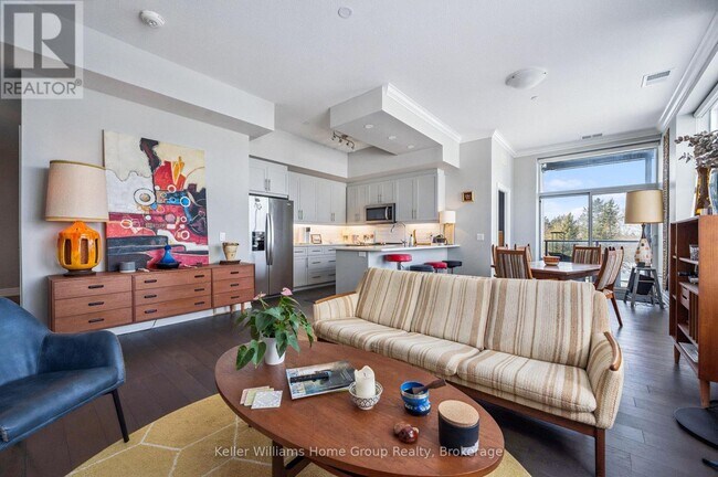 Photo - 1878 Gordon St Unité 211