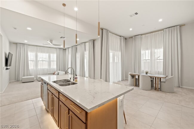 Photo - 684 Ambridge Dr