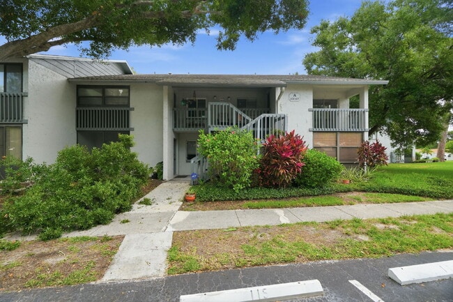 Photo - Condo For Rent in Largo with TONS OF UPGRADES! Unit Apt 116
