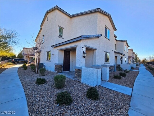 Photo - 846 Star Estates Ave Townhome