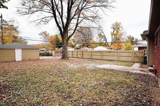 Photo - 22000 Gardner St