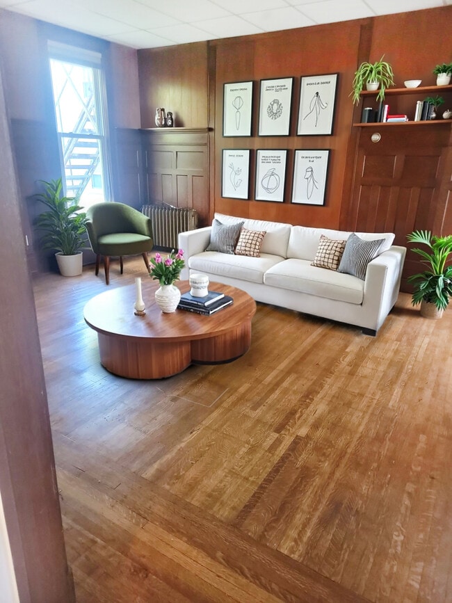 Photo - 503 6th St N